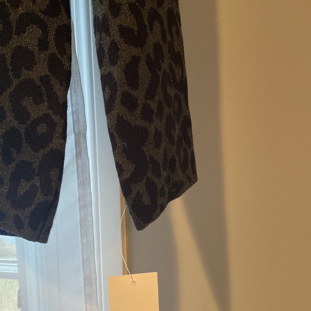 Spense Cheetah Top - Picture 5 of 5